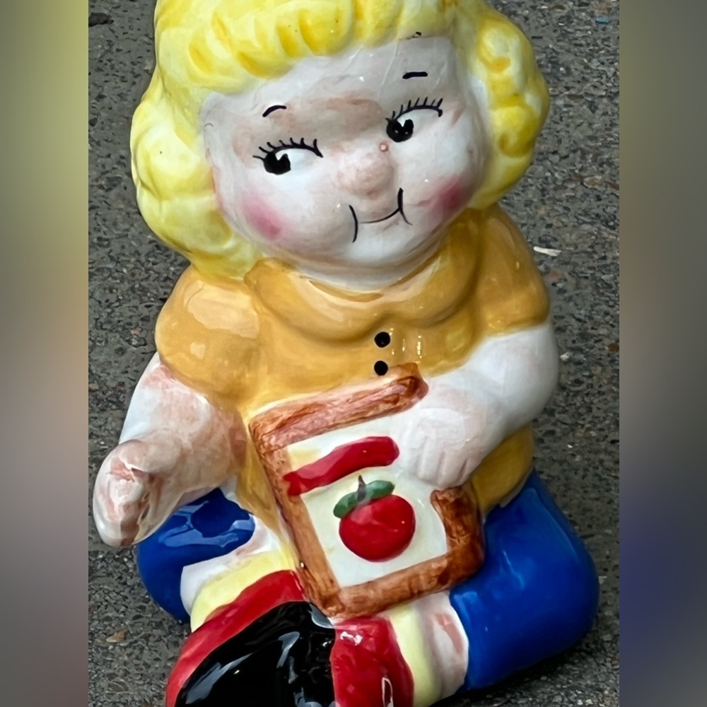 Campbell Soup Gardner Single Salt or Pepper Shaker Girl